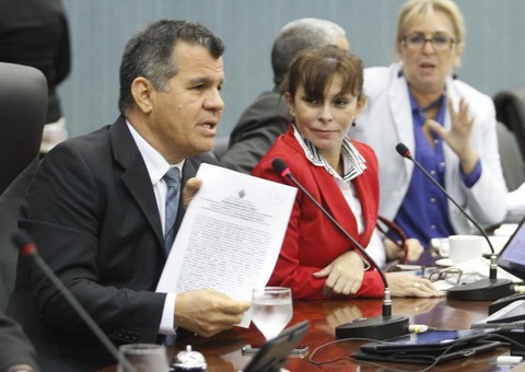 Emenda  eleva para R$ 2 milhões o repasse anual da URV aos servidores da CMM