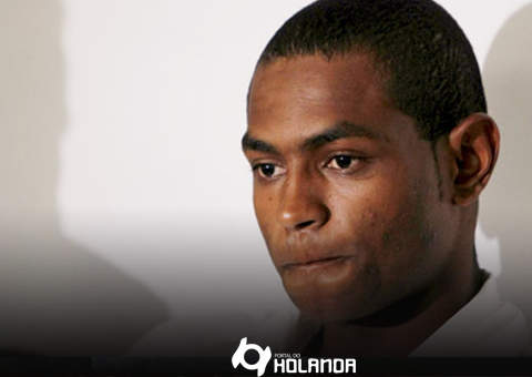 Vídeo mostra Jobson do Botafogo levando um tapa na chegada em Manaus