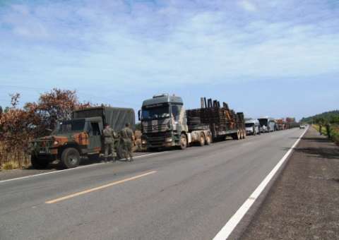 6º BEC fecha BR-174 para reparos e elevação da estrutura da ponte provisória