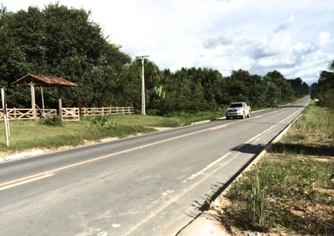 Assaltantes invadem casa em Presidente Figueiredo e robam Hilux