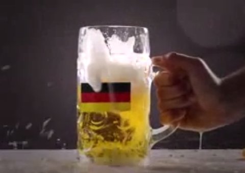 Bebida brasileira é esmagada por cerveja alemã em novo comercial