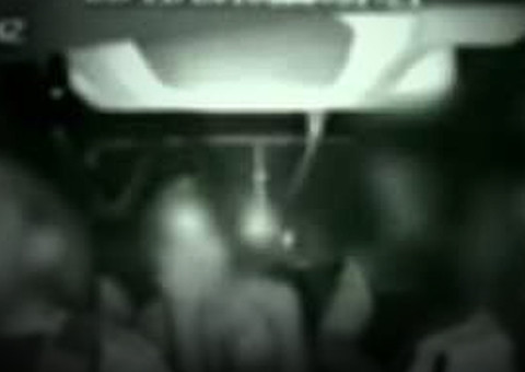 Casal é preso após roubo e tem relações íntimas dentro de viatura