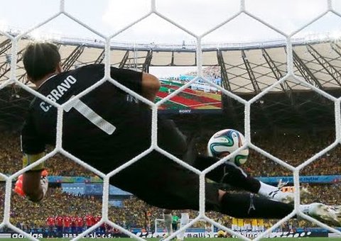 Brasil, mesmo dominado pelo Chile, ganha nos pênaltis