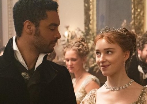 Netflix age contra sites pornô que roubam cenas de sexo de Bridgerton 