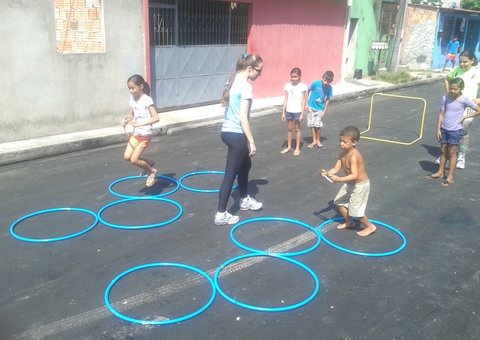  "Brincando na Rua" encanta crianças do Grande Vitória