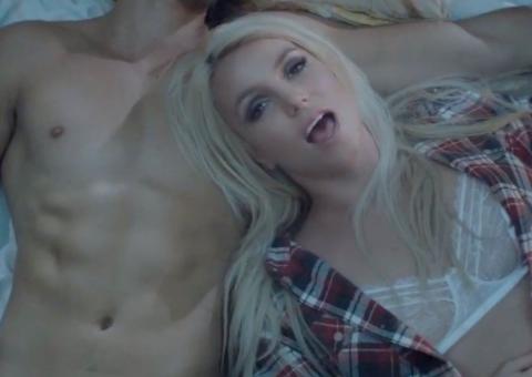 Britney Spears divulgou "Perfume", veja.