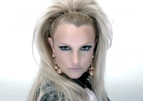 Britney Spears anuncia lançamento de "Work Bitch"