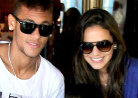  Bruna Marquezine nega término com Neymar