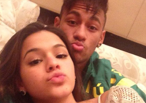 Neymar curte folga com Marquezine em hotel