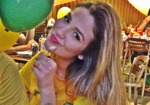 Irmã de Luan Santana faz sucesso nas redes sociais