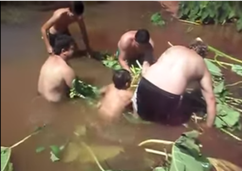 Veja o que aconteceu com o garoto sugado pelo bueiro