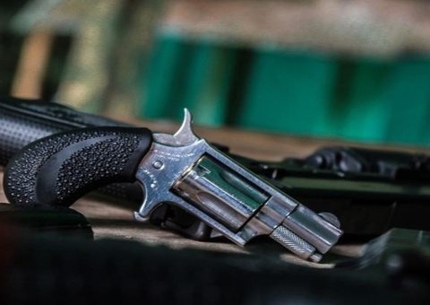 Adolescente é executado com tiro no coração em área vermelha em Manaus