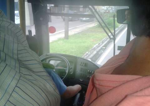Mulher perde a paciência e denuncia abuso de motorista de ônibus em Manaus
