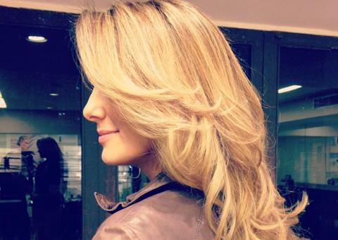  Ticiane Pinheiro muda visual após separação 'cabelo novo, vida nova'