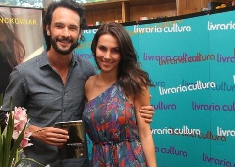 Namorada de Rodrigo Santoro quer engravidar em 2015