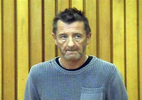 Acusado de encomendar assassinatos, baterista do AC/DC não será julgado