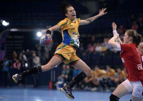 Brasileiras do handebol vencem Dinamarca e ficam a um passo da glória