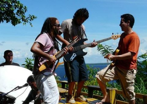 Cabocrioulo e Official 80 são atrações no Porão do Alemão