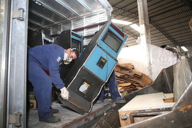  TJAM realiza destruição de 42 máquinas caça níqueis 