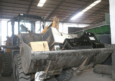  TJAM realiza destruição de 42 máquinas caça níqueis 