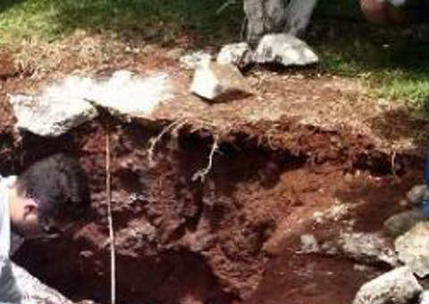 Adolescente mata namorada coroa alegando que tinha ciúme