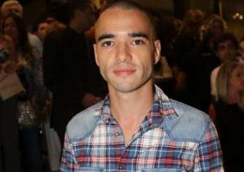 Caio Blat causa polêmica ao admitir que já usou maconha