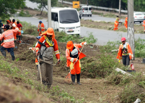 Mais de 5 km de extensão na área do PIM receberam trabalho de limpeza