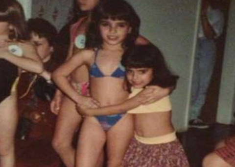 Zilu posta foto antiga das filhas Wanessa e Camilla: 'Minhas pequenas princesas'