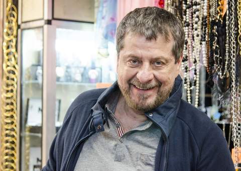 Ator diz que é da Globo para conseguir embarque preferencial