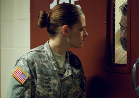  Kristen Stewart aparece como soldado em imagens de novo drama