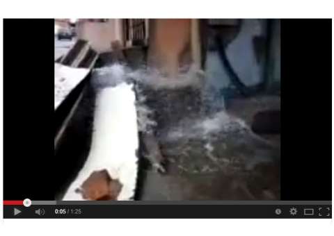 Cano está há 10 dias jorrando água e nada da Manaus Ambiental