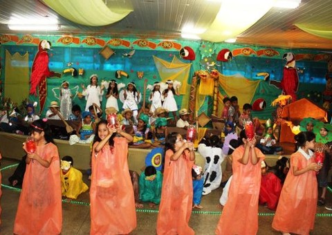 Escola apresenta cantata de Natal regionalizada