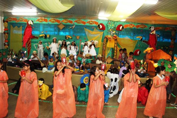 Escola apresenta cantata de Natal regionalizada