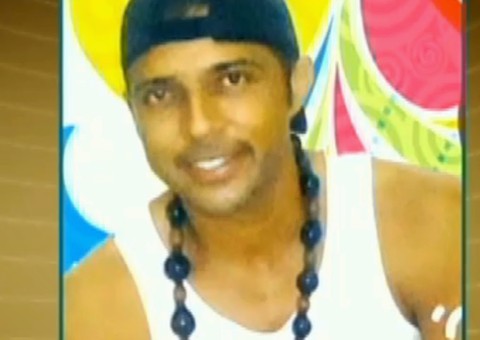 Vocalista de banda leva choque e morre em cima do trio elétrico