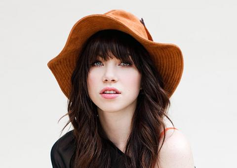 Veja os bastidores do clipe ¨Tonight I'm Getting Over You¨