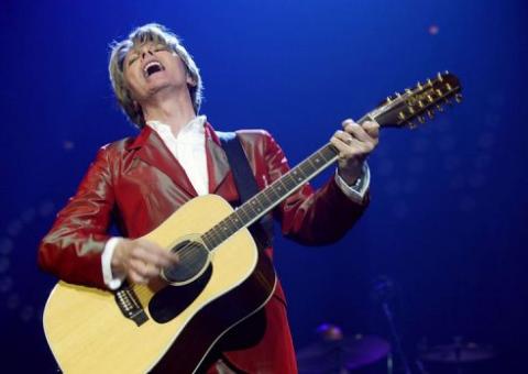 Bowie volta ao topo das paradas musicais na Grã-Bretanha