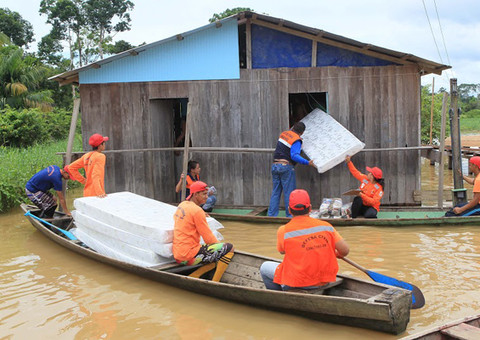 Ajuda do governo chega para os desabrigados da cheia em Canutama