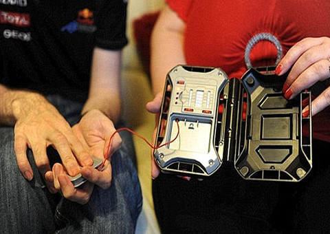 Mulher que obriga o marido a passar por detector de mentira todos os dias, irá passar por cirurgia de redução de estômago