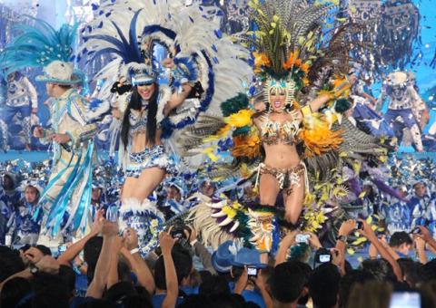 CD e DVD gravados em noite de gala pelo  Caprichoso