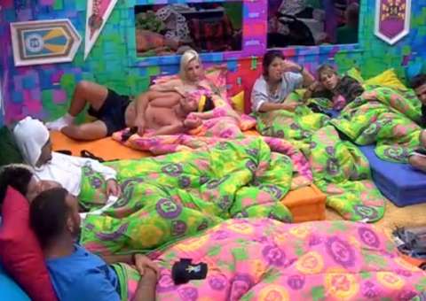 Valter é o novo Líder e brothers aflitos com novo paredão