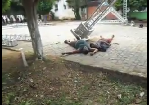Vídeo mostra homens morrendo eletrocutados em montagem de palco