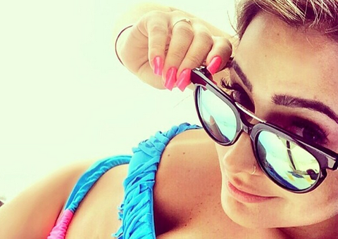 Noiva de Yudi explica o "objeto estranho" no reflexo do óculos