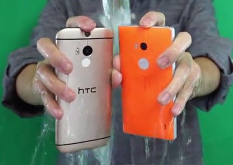 HTC e Nokia Lumia são testados no desafio do "Balde de gelo" proposto pela Samsung. Veja o resultado