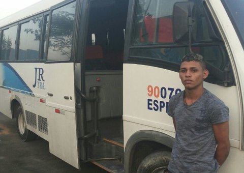 Bando de menores rouba microônibus para assaltar trabalhadores do Distrito