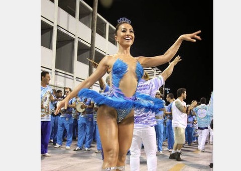 DESPUBLICADO Sabrina Sato cai no samba e aparece de bailarina em ensaio da Vila Isabel 