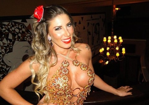 Tati Minerato diz que faz sexo na concentração de desfile 