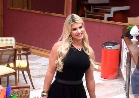 Novas candidatas do BBB 15 entram na casa 
