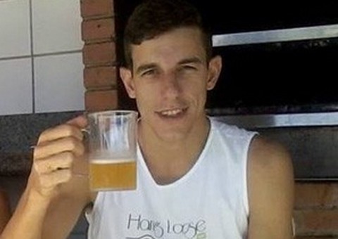 Com bíblia, homem é morto ao invadir prefeitura e tentar matar prefeito no ES