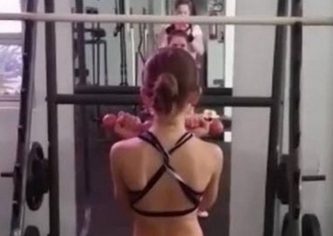 Fotos de ‘blogueira fitness infantil’ de 9 anos provocam polêmica no Instagram