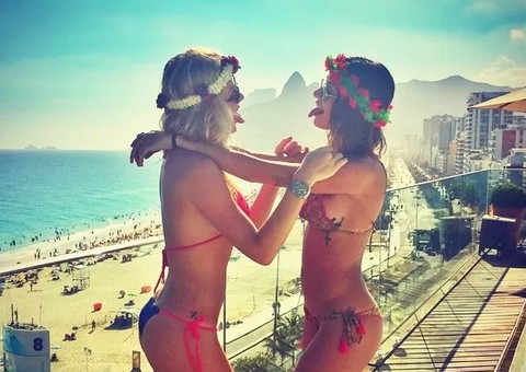 Thaila Ayala e Fiorella Mattheis arrasam de biquíni em dia de sol no Rio 